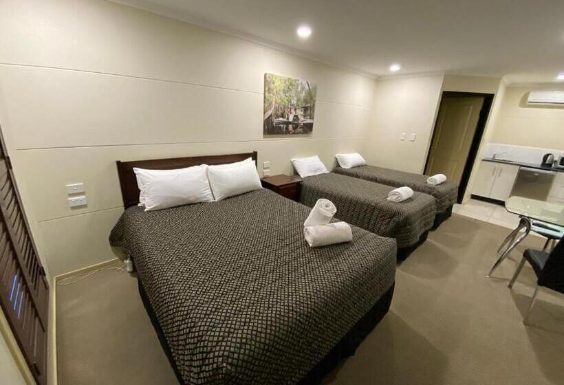 家庭间, Balranald Club Motel