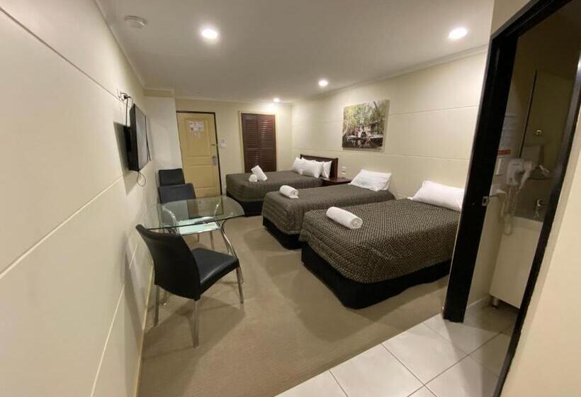 家庭间, Balranald Club Motel