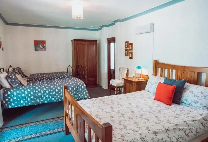 Perhehuone, Dingup House
