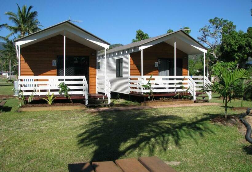 كابينة مطلة على حمام السباحة, Cardwell Beachcomber Motel & Tourist Park