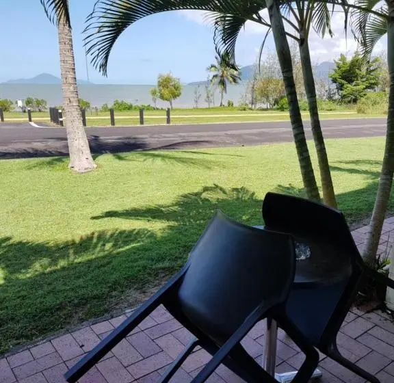 オーシャンビュースーペリアールーム, Cardwell Beachcomber Motel & Tourist Park