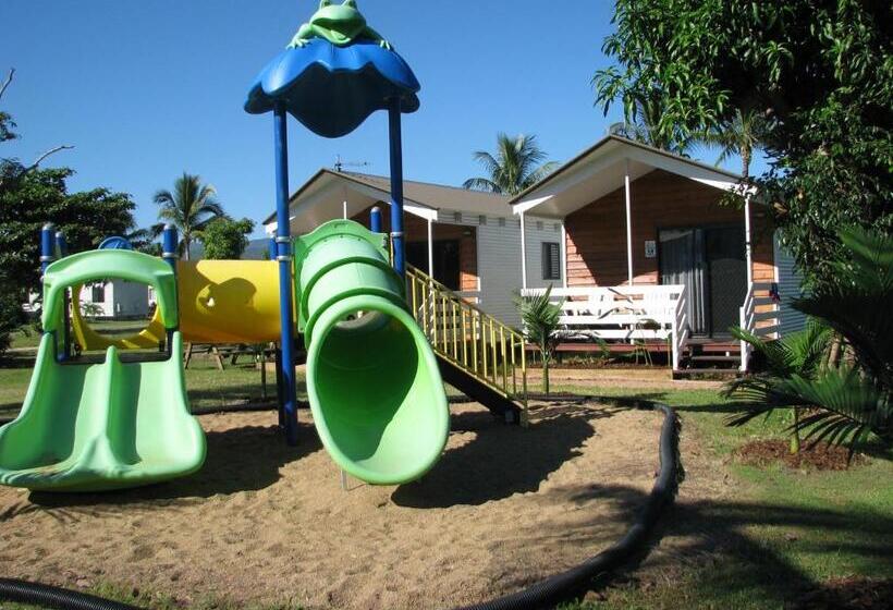 كابينة مطلة على حمام السباحة, Cardwell Beachcomber Motel & Tourist Park