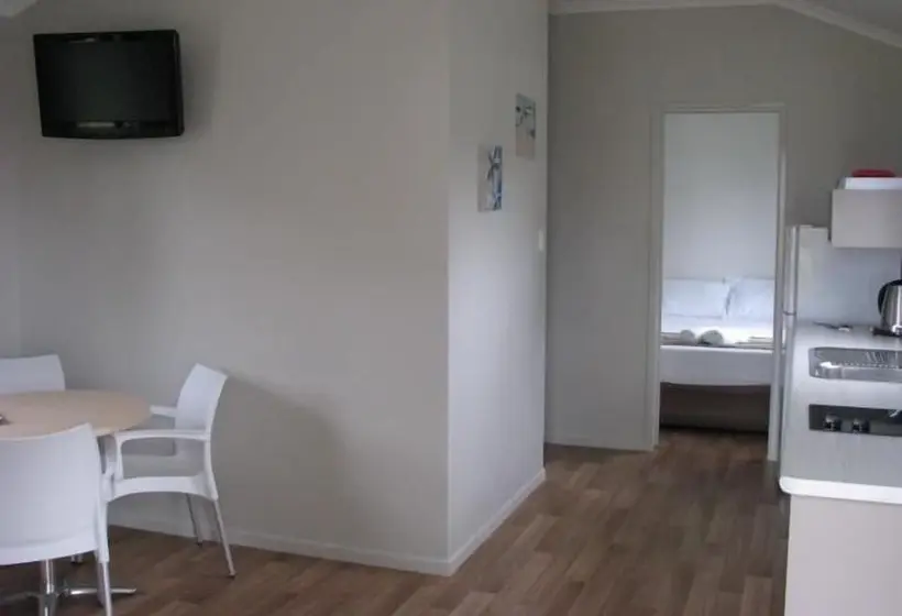 プールビューコテージ, Cardwell Beachcomber Motel & Tourist Park