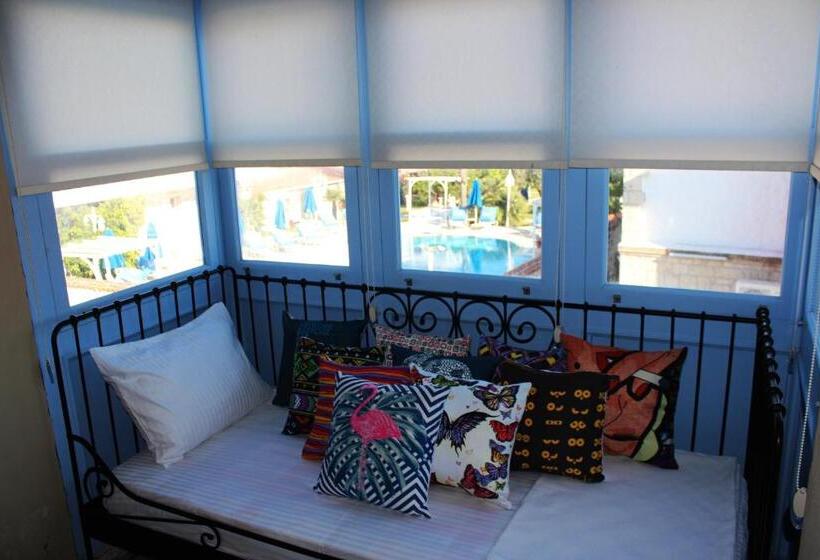 غرفة ديلوكس رباعية, June Alaçatı Adult Only