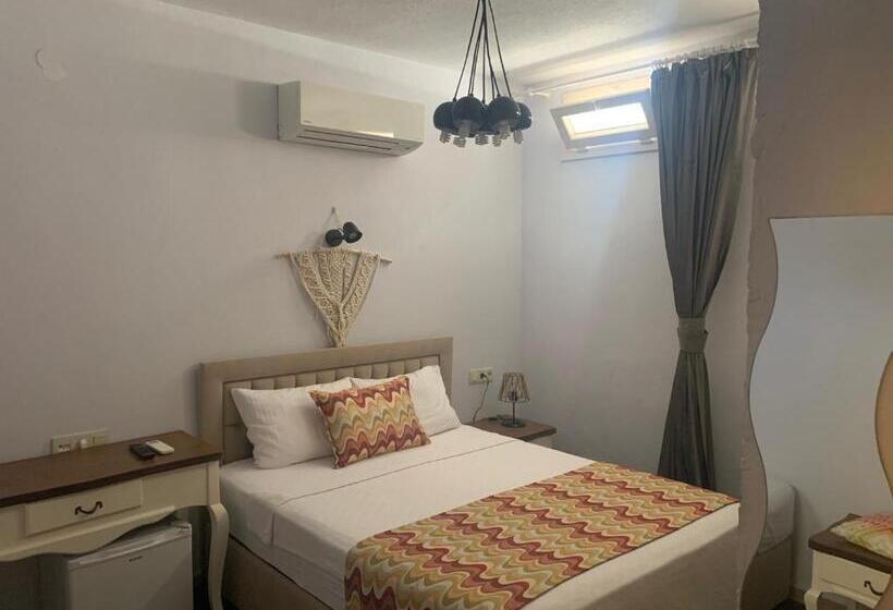 غرفة إقتصادية ثلاثية, June Alaçatı Adult Only