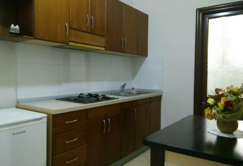 דירת חדר, Camping Lin