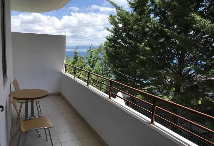 اتاق استاندارد سه نفره, Camping Lin