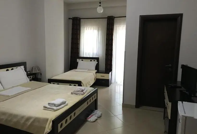 اتاق استاندارد سه نفره, Camping Lin