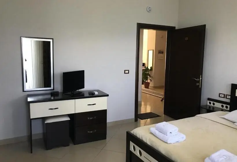 اتاق استاندارد با چشم‌انداز دریاچه, Camping Lin