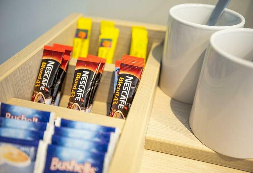 اتاق استاندارد, Nightcap At Barkly