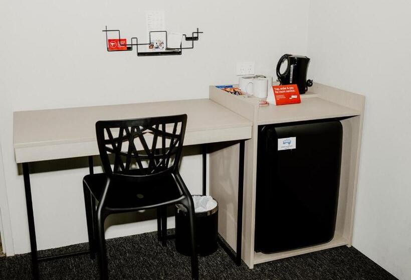 اتاق استاندارد, Nightcap At Barkly