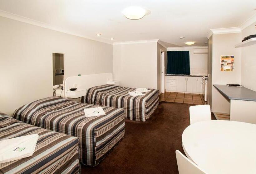 اتاق خانوادگی, Jefferys Motel