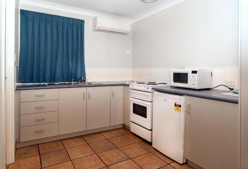 اتاق خانوادگی, Jefferys Motel