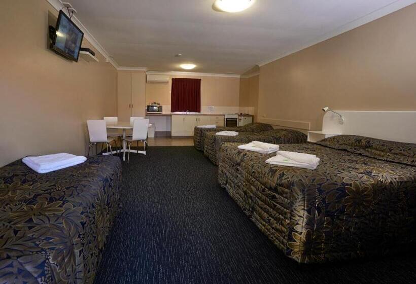 اتاق خانوادگی, Jefferys Motel