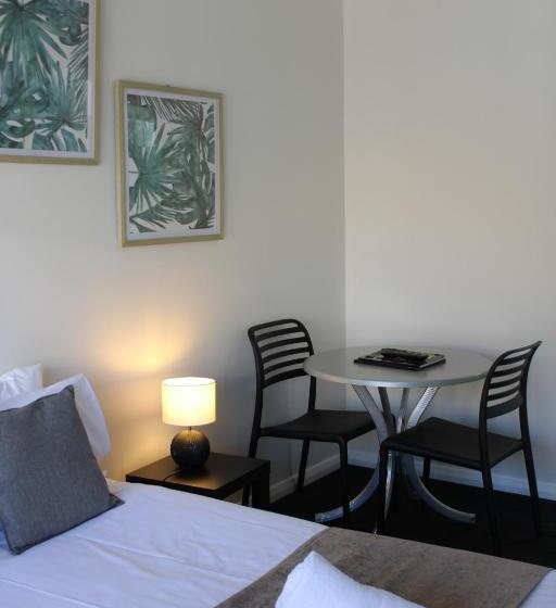 Quarto Estandar Cama Queen, Alpine Hotel Bright