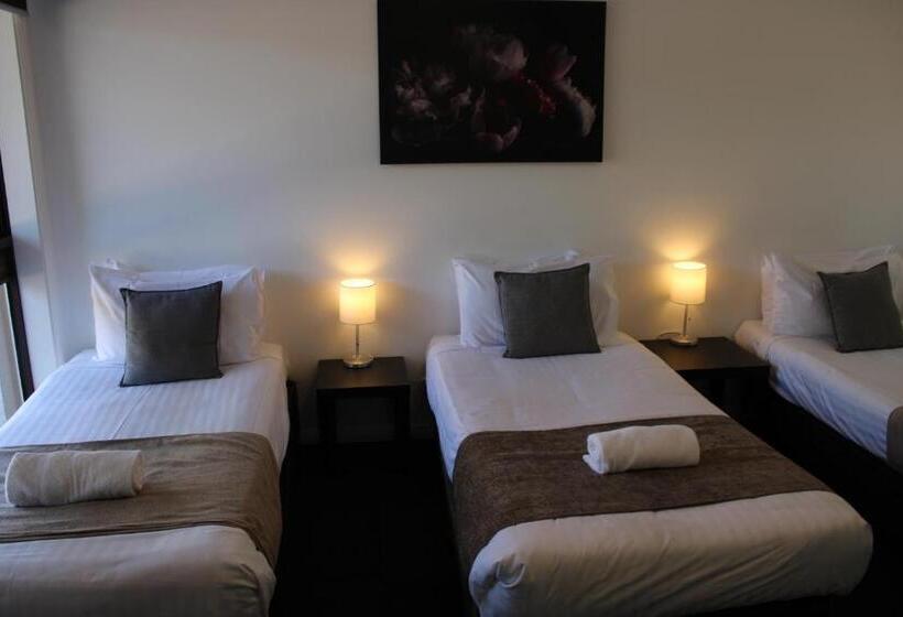Quarto Triplo Estandar, Alpine Hotel Bright