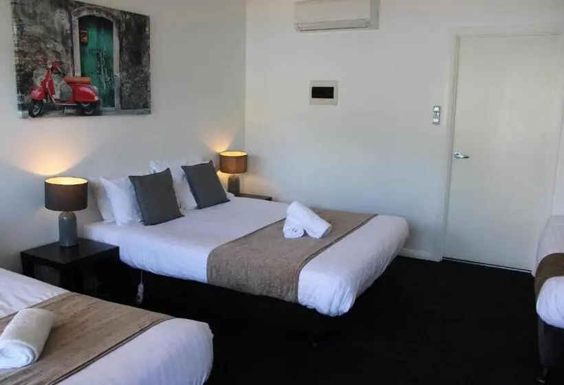 اتاق استاندارد با تخت دو نفره بزرگ, Alpine Hotel Bright