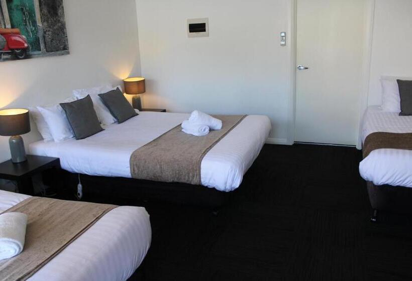 Quarto Estandar Cama Queen, Alpine Hotel Bright