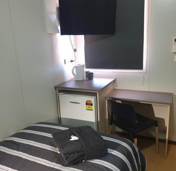 اتاق استاندارد یک نفره, Oasis Newman