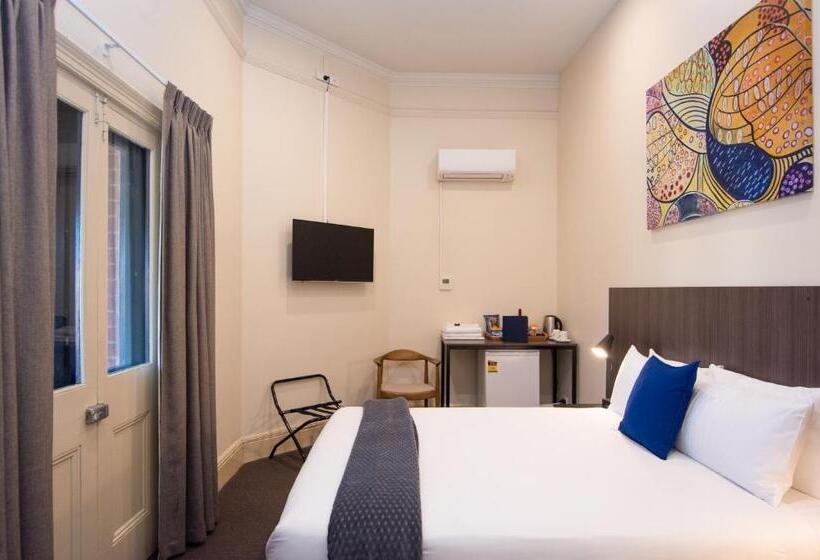 带共用浴室的标准房间, The Mile End