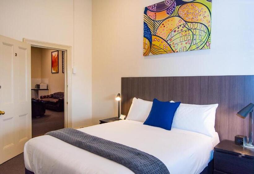 带共用浴室的标准房间, The Mile End