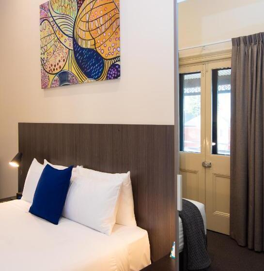 标准间, The Mile End