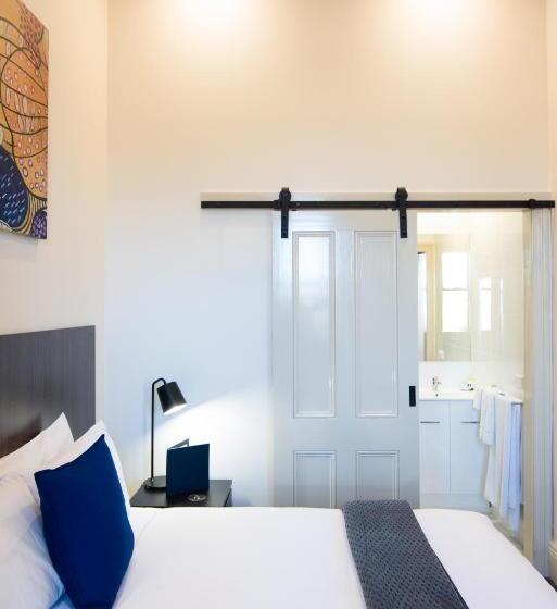 标准间, The Mile End