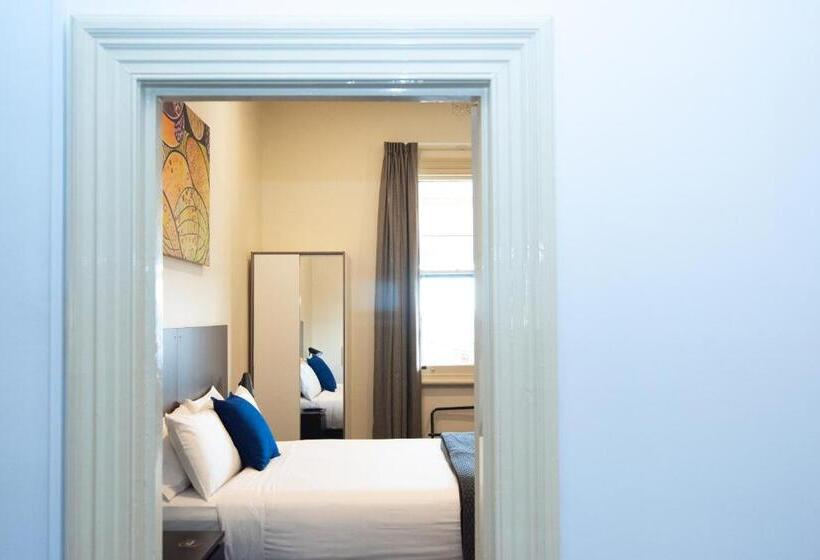 标准间, The Mile End