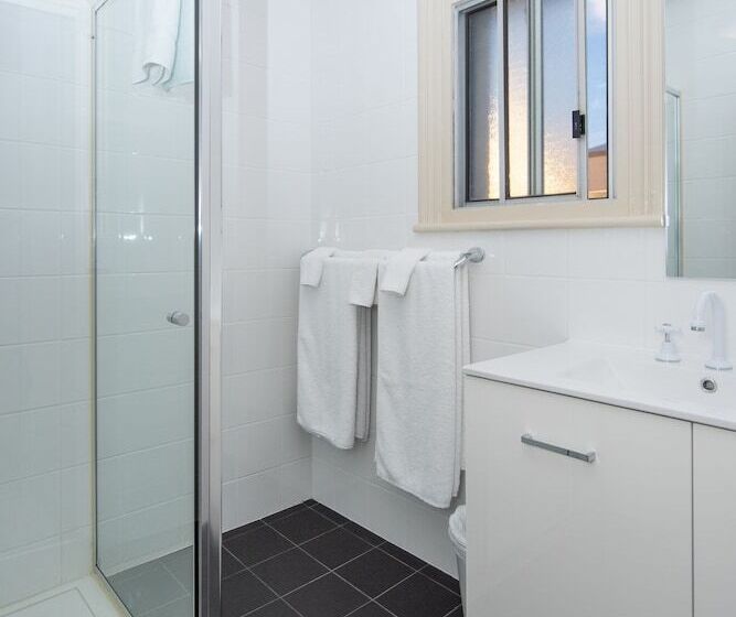 带2个卧室的公寓, The Mile End