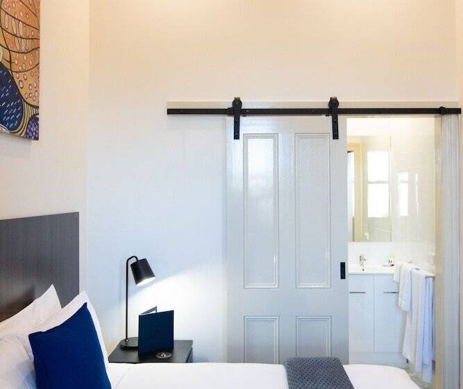 标准间, The Mile End