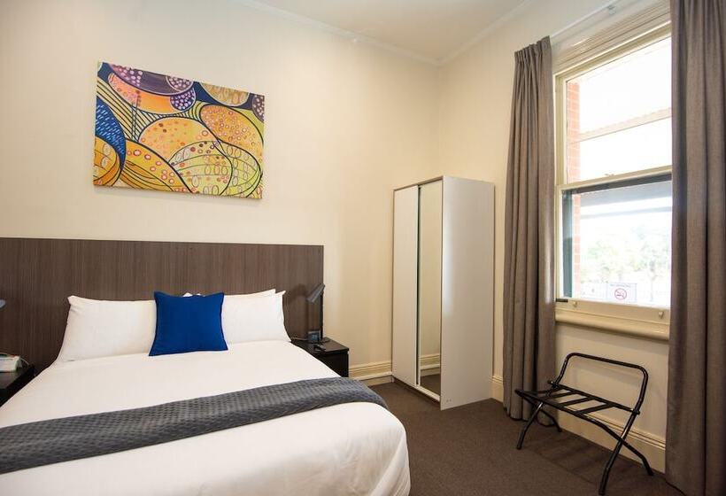 标准间, The Mile End