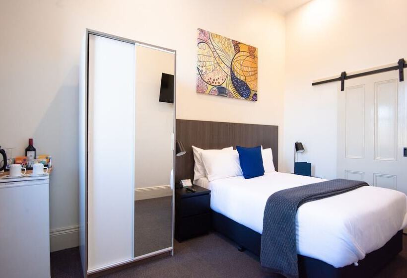 标准间, The Mile End