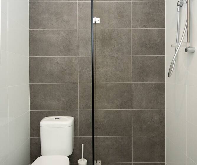 标准间, The Mile End