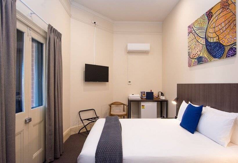 带共用浴室的标准房间, The Mile End