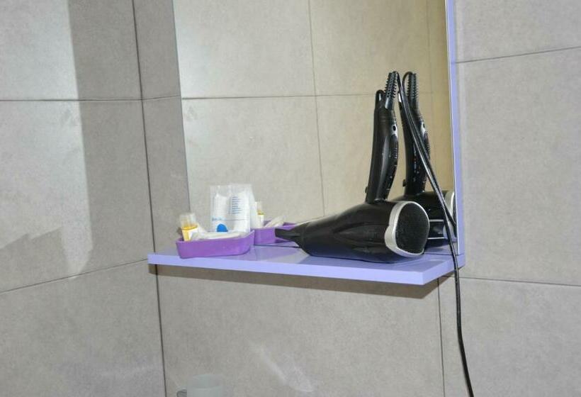 اتاق اکونومی, Ittiturismo L'ancora