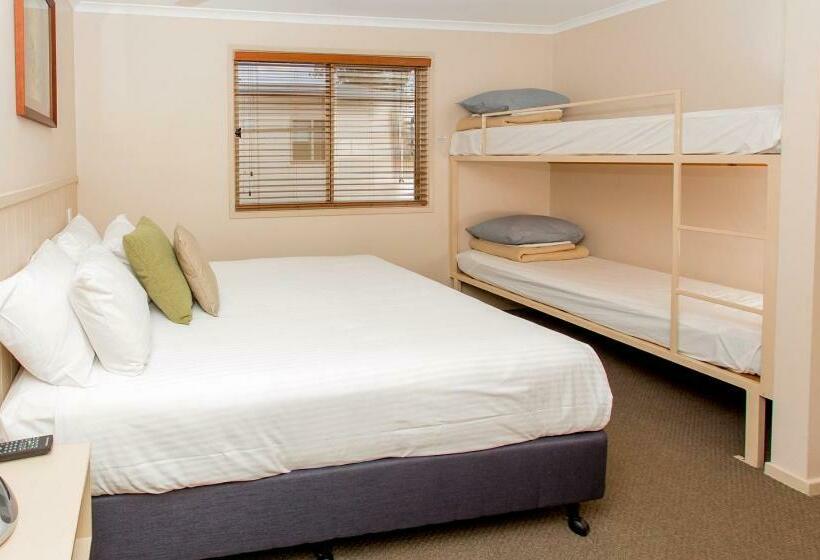 ویلای 2 خوابه, Paradise Tourist Park