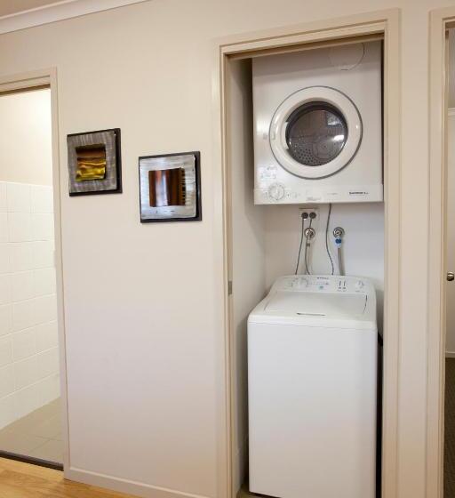 ویلای 3 خوابه, Paradise Tourist Park