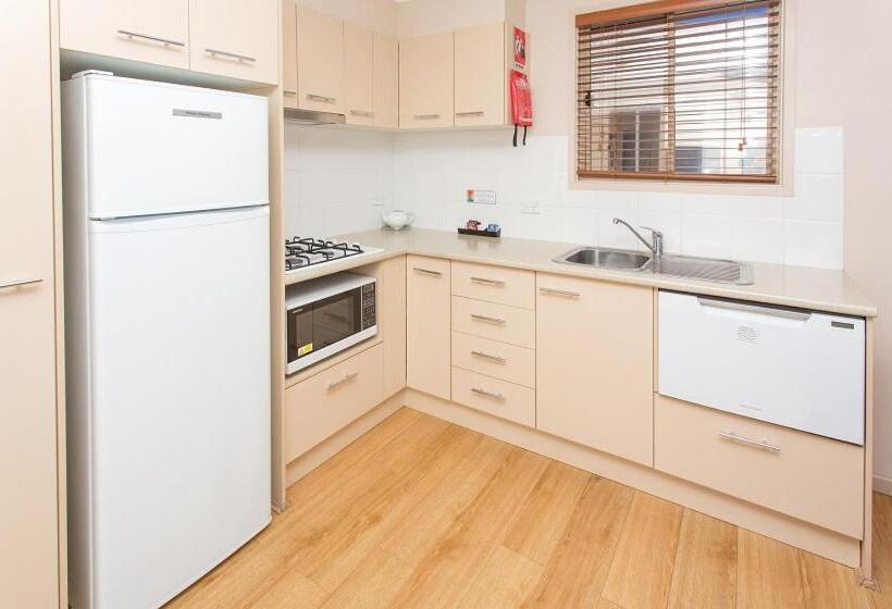 ویلای 3 خوابه, Paradise Tourist Park