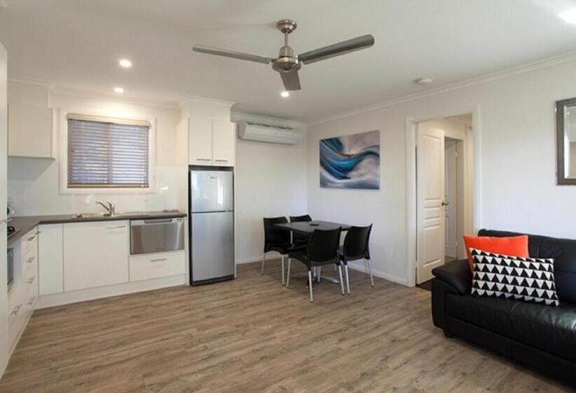 ویلای 2 خوابه, Paradise Tourist Park