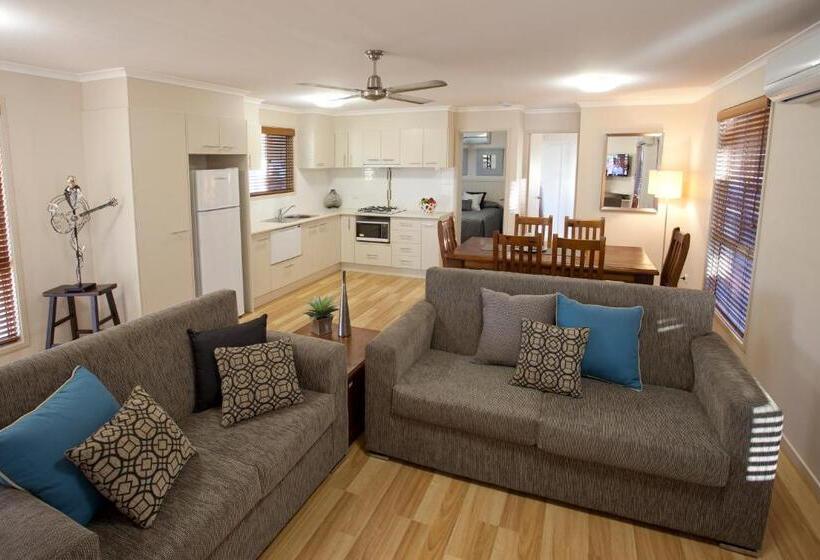 ویلای 3 خوابه, Paradise Tourist Park