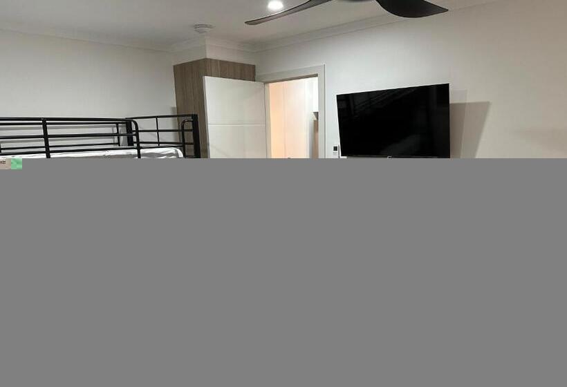 اتاق سوپریور خانوادگی, Paradise Tourist Park