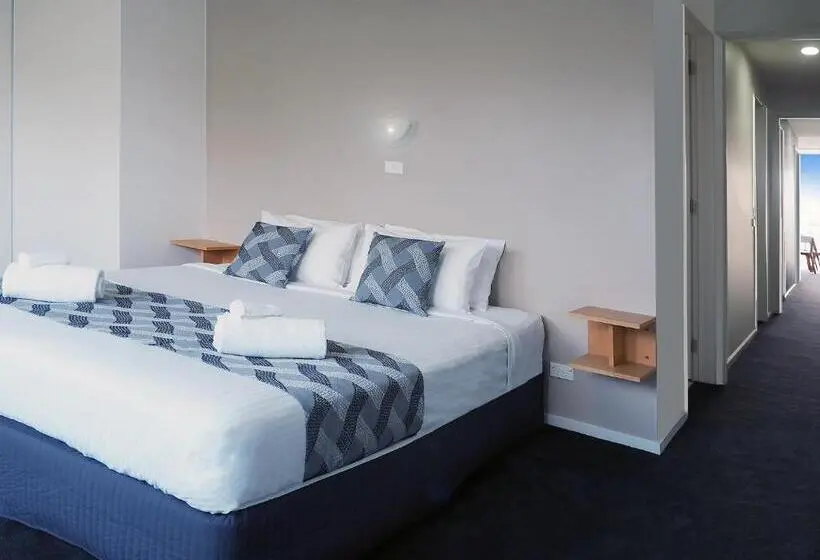 ３ベッドルームアパートメント, Shells Apartments