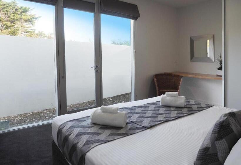 3ベッドルームアパートメント, Shells Apartments