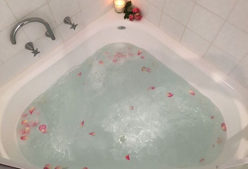 3ベッドルームアパートメント, Shells Apartments