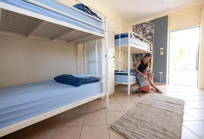 バスルーム共同エコノミー4人部屋, Rockhampton Backpackers Yha