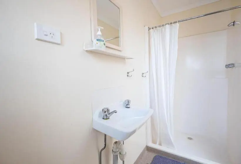 エコノミートリプルルーム, Rockhampton Backpackers Yha