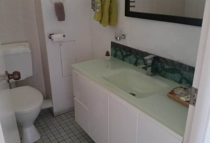 اتاق استاندارد, Holland Park Motel