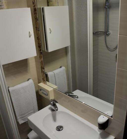 스탠다드 발코니 룸, Ariella