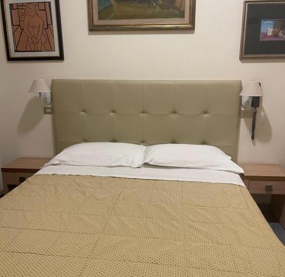 스탠다드 발코니 룸, Ariella