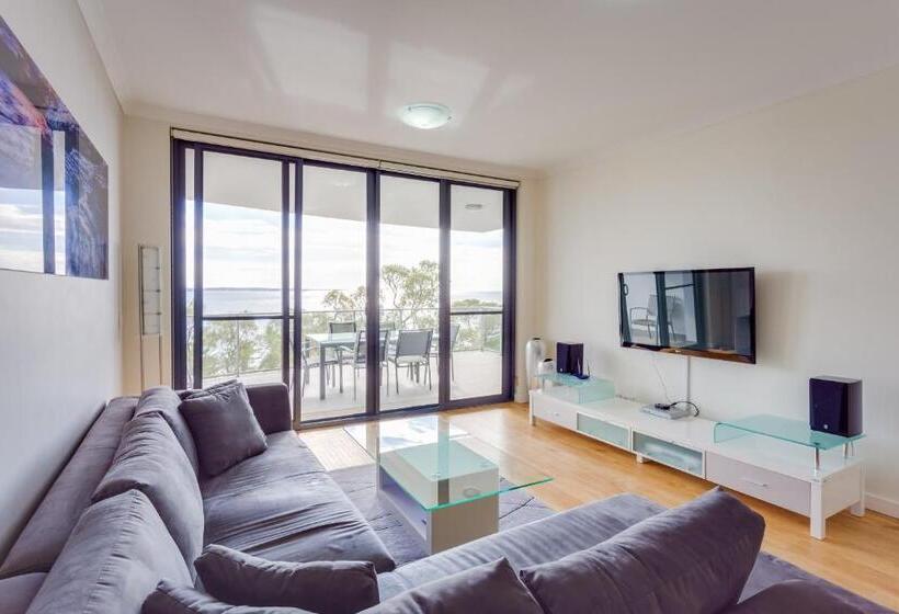 3침실 프리미엄 아파트, Nautilus By Rockingham Apartments